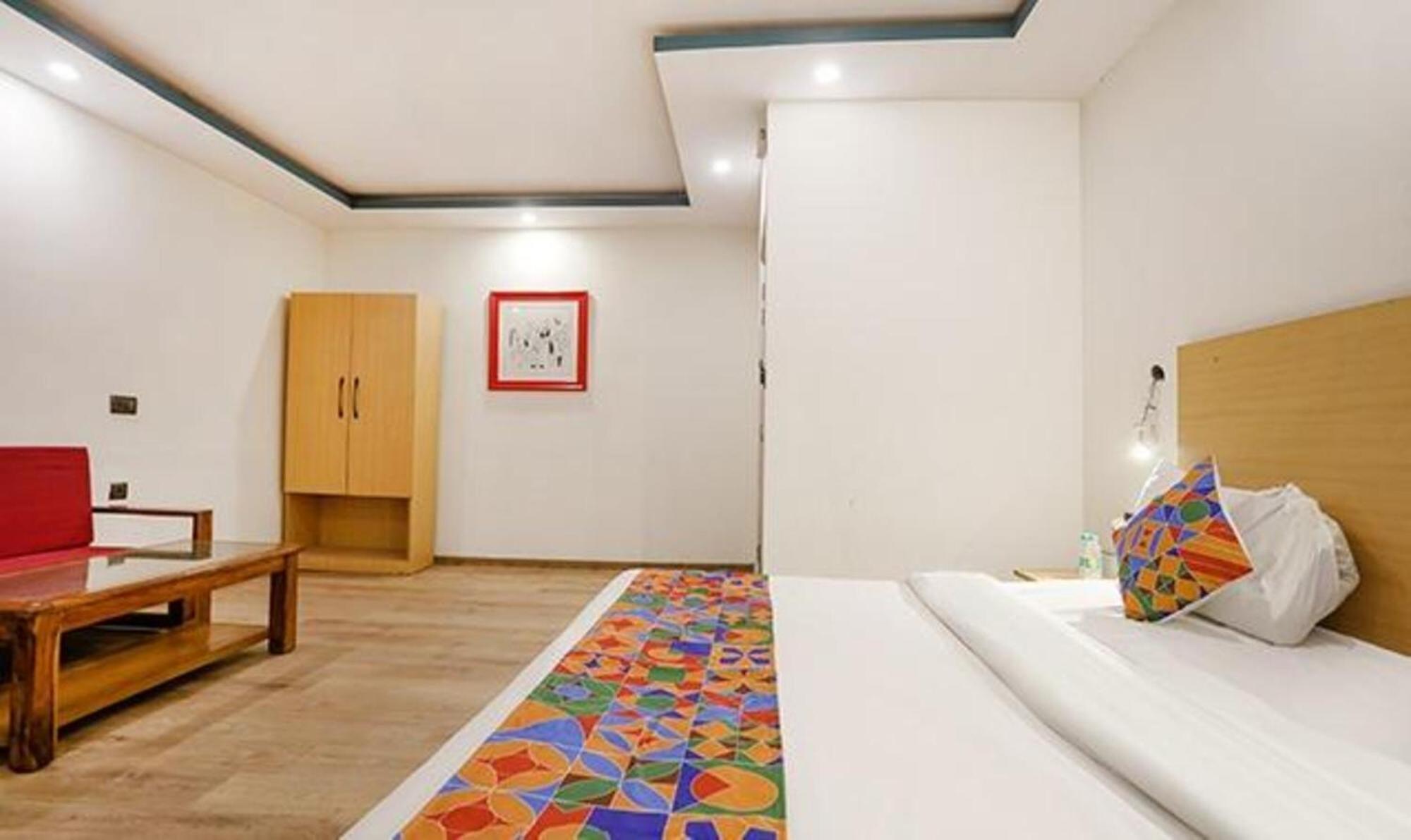 Fabhotel F9 Sector 58 노이다 외부 사진