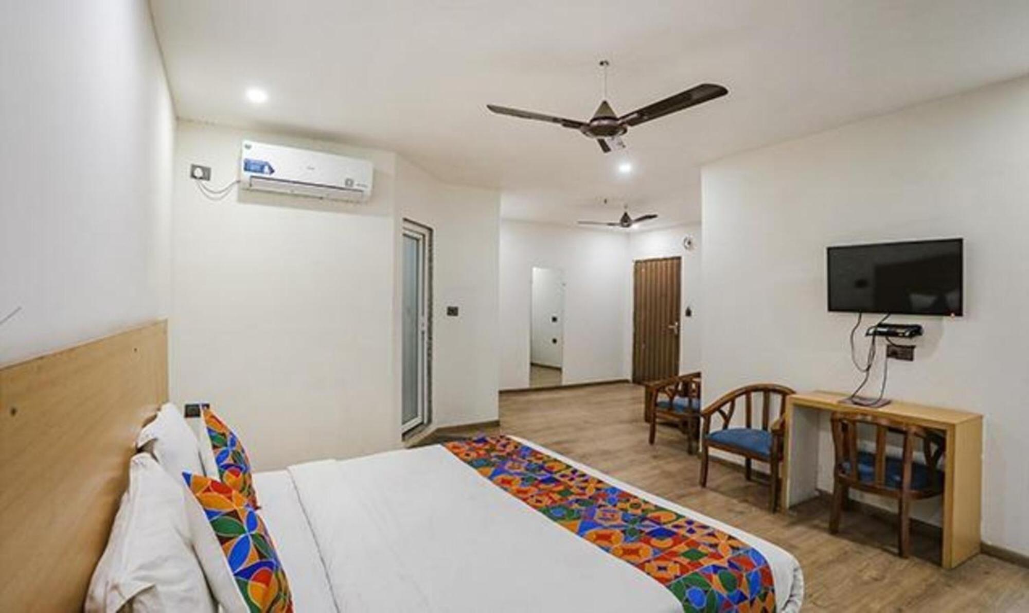 Fabhotel F9 Sector 58 노이다 외부 사진