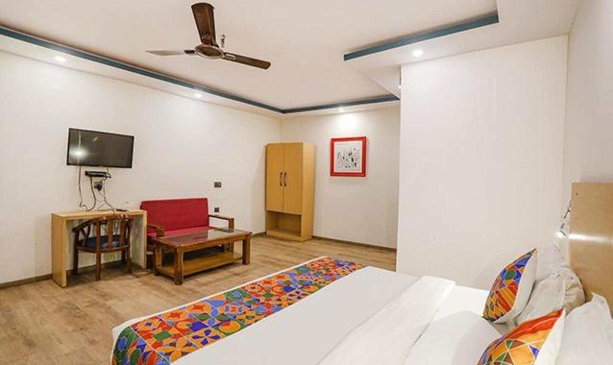 Fabhotel F9 Sector 58 노이다 외부 사진